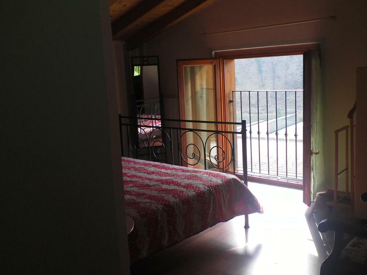 B&B I Ghiri Canzo Luaran gambar